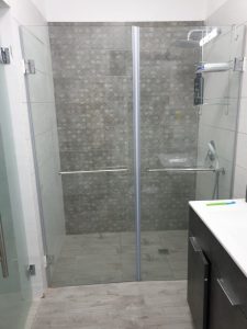 מקלחוני זכוכית מעוצבים